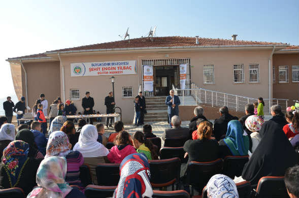 Şehit Engin Tilbaç Eğitim Merkezi, düzenlenen programla bölge halkına tanıtıldı.