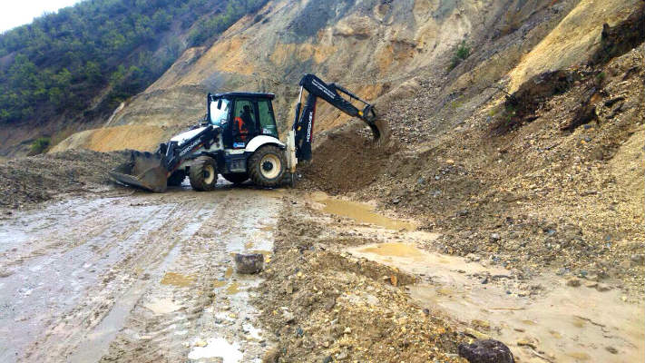 Malatya’da Heyelan Sebebiyle 6 ilçenin yanı sıra Elbistan-Gölbaşı karayolunda temizlik çalışması yapılıyor