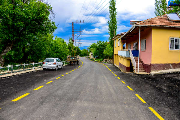 Hekimhan ilçesinin en büyük mahallelerinden biri olan Güzelyurt’ta asfalt çalışmalarını tamamladı.