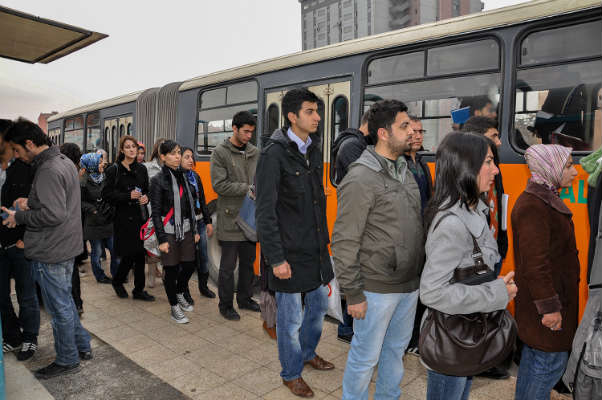 Malatya Büyükşehir Belediyesi tarafından, LYS’ye girecek öğrenciler, sınav günü Belediye otobüsleriyle ücretsiz taşınacaklar.
