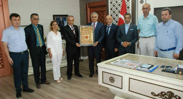 Anadolu Basın Birliği Derneği Malatya Şubesi Yönetim Kurulu, Malatya İl Emniyet Müdürü Dr. Ömer Urhal’ı Yeni Emniyet Binasında Ziyaret Etti.