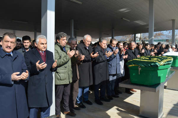 Akçadağ’ın Bahri (Çatyol) Belde eski belediye başkanı ve eski muhtarı İdris Keskin (72) vefat etti.