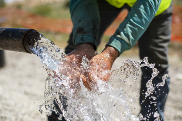Yazıhan İlçesi Alican Mahallesi ve Yeşilyurt İlçesi Kadiruşağı Mahallesi’nde sondaj çalışması gerçekleştirdi.