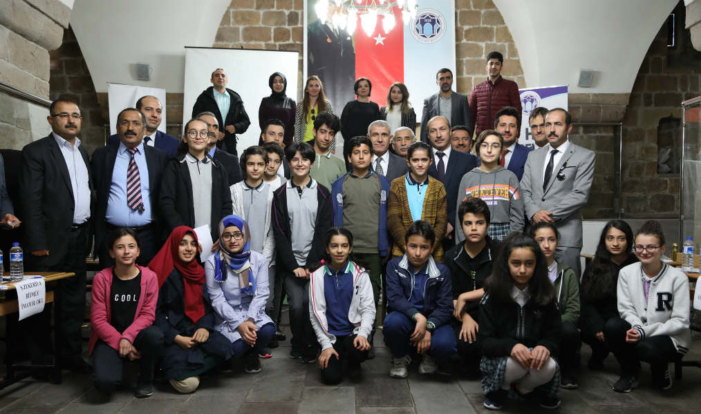 Battalgazi Belediyesi’nin katkıları ile Battalgazi Milli İlçe Eğitim Müdürlüğü tarafından ortaokul öğrencileri arası bilgi yarışması düzenlendi