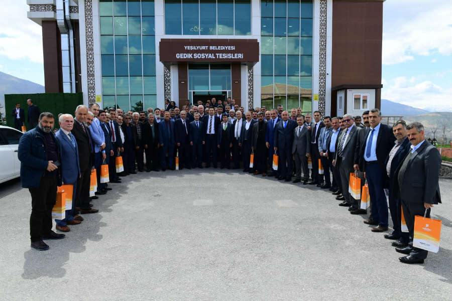 Yeşilyurt Belediye Başkanı  Çınar “ Muhtarlarımız yol arkadaşlarımız, paydaşlarımızdır” dedi.