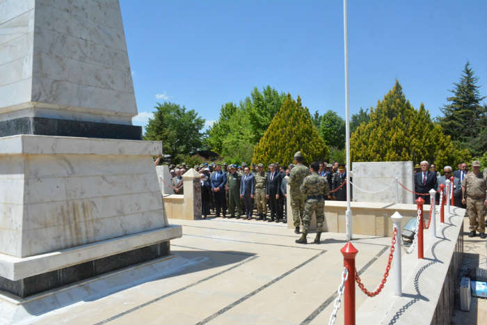 16 Mayıs 2001 tarihinde Akçadağ İlçemizde Casa Tipi uçağın düşmesi sonucu şehit olan 34 kahraman askerimiz için anma programı düzenlendi.