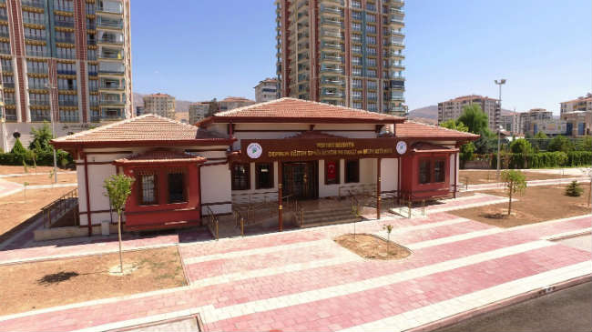 Çocuklarımıza Deprem Bilinci Aşılayıp, Eğitiyoruz. @yesilyurtbeltr @mehmetcinar44 #malatya #deprem #eğitim #simülasyon #merkezi