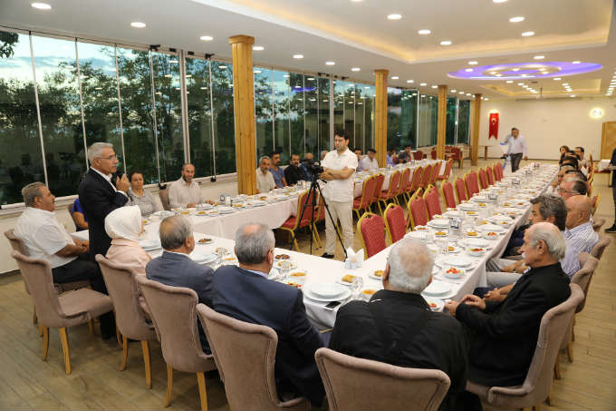 Güder, Muharrem ayı dolayısıyla Malatya’daki Alevi Dedeleri ile iftar programında bir araya geldi.
