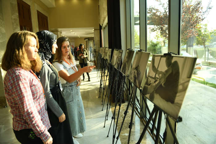 “Annecim Yaşamak Çok Güzel Bir Şeymiş”