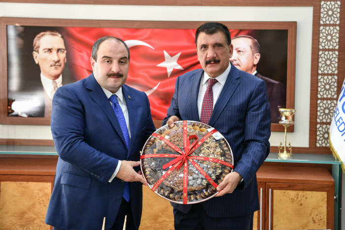 Malatya’mızın gelişmesini ve bir cazibe merkezi haline gelmesini arzu ediyoruz