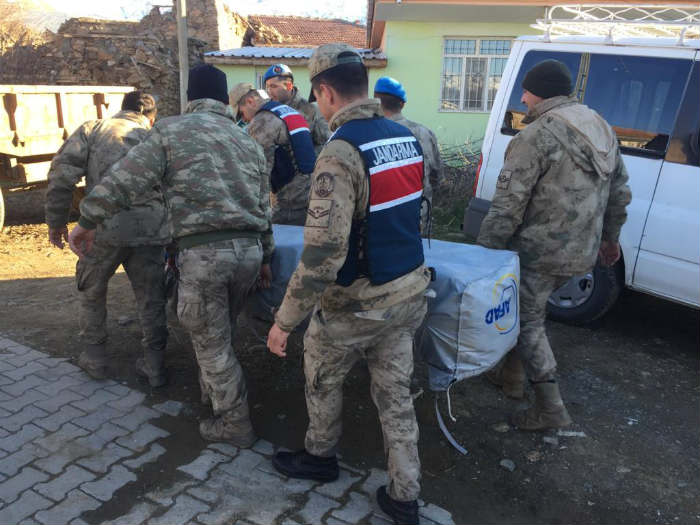 Jandarma tüm gücüyle sahada vatandaşın yanında