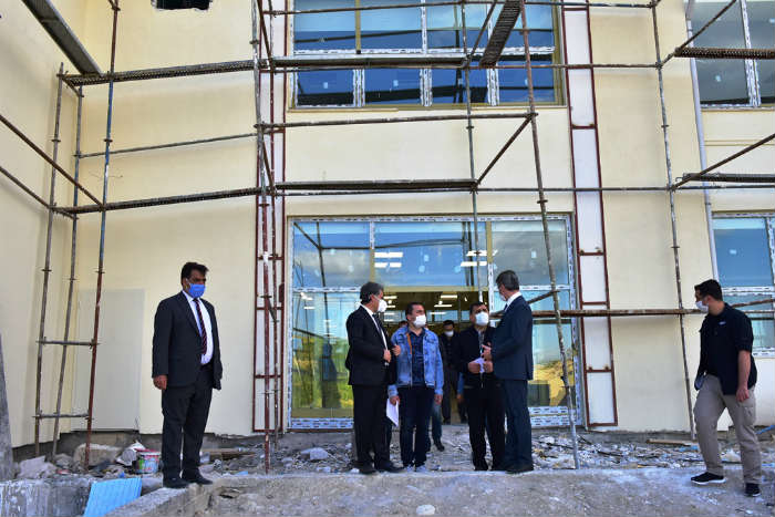 Vali Baruş, Melekbaba Gençlik Merkezi İnşaatında İncelemelerde Bulundu