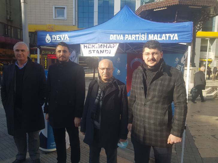 Deva Partisi Hekimhan İlçe Başkanlığı Malatya Merkez Postahane  Önünde Stand  Açtı