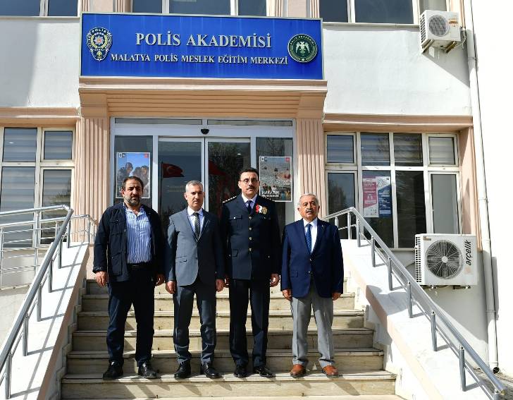 Yeşilyurt Belediye Başkanı Mehmet Çınar, Türk Polis Teşkilatıyla Gurur Duyuyoruz