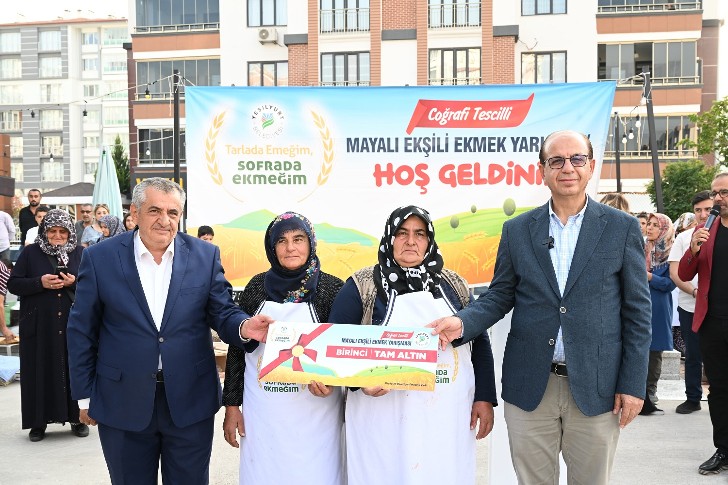 ‘Mayalı Ekşili Ekmek’ Yarışmasını Kadiruşağı Mahallesinden katılan kadınlar kazandı
