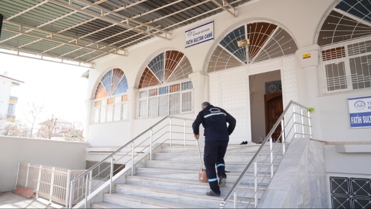 Battalgazi Belediyesi, Ramazan Bayramı öncesinde ilçedeki camilerde kapsamlı temizlik çalışmalarına başladı