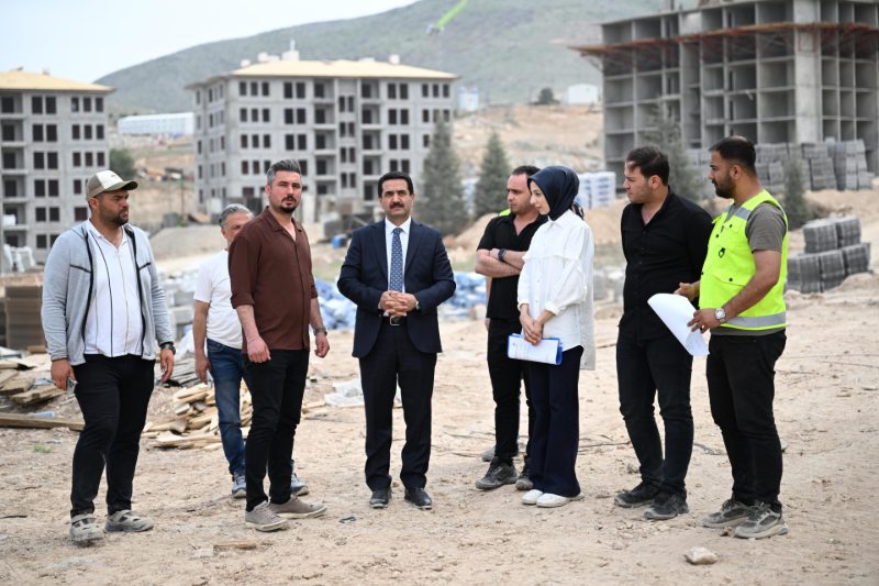 “Başkan Taşkın Müjdeyi Verdi: 865 Konut Ekim Sonunda Sahiplerini Bekliyor”