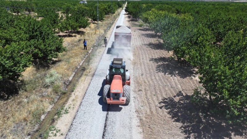 Yeşilyurt Belediyesi, Kırsal Mahallelerde Ulaşım Altyapısını Güçlendirmeye Devam Ediyor