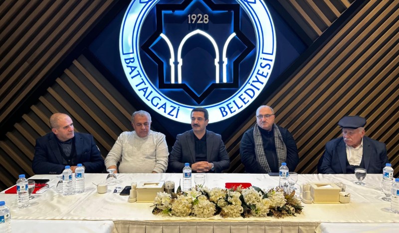 Başkan Taşkın’dan Muhtarlarla Güçlü İstişare Mesajı: “Bu Görev Bizim İçin Emanettir”