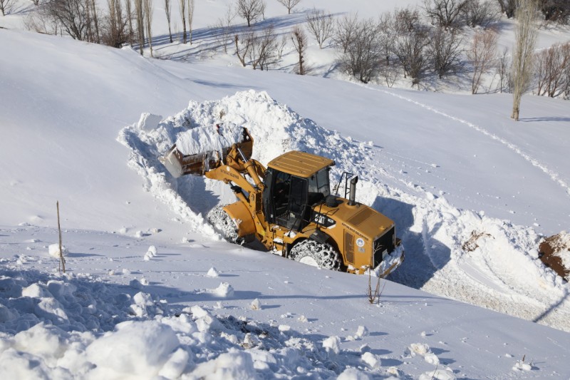 Battalgazi’de kırsalda kapalı yollar yeniden ulaşıma açıldı