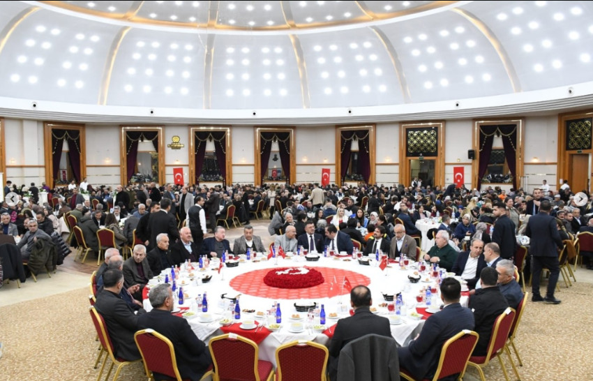 Malatya’da “Gönül Köprüleri” Kuruldu: Veli Ağbaba’dan Gövde Gösterisi Tadında İftar