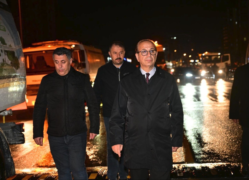 Yeşilyurt’ta Büyük Bayram Seferberliği: Gece Gündüz Temizlik Mesaisi!